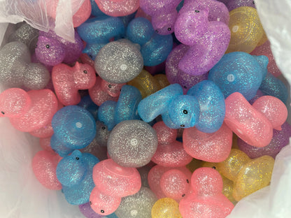 1-100Pcs Colourful  Rubber Ducks Mini Duck Party Favors Bulk Ducks Summer Pool Floating Toys Rubber Ducks Birthday