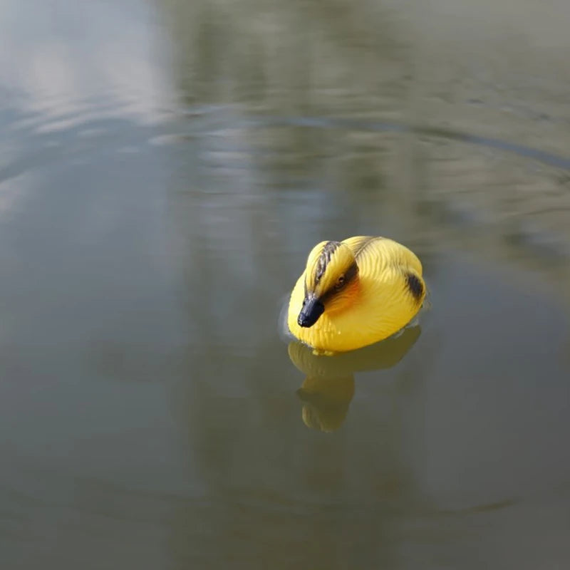Floating Duck Ducklings Pond Statue Ornament Plastic Duck Decoy Floating Decorative Animal Sculptures Outdoors