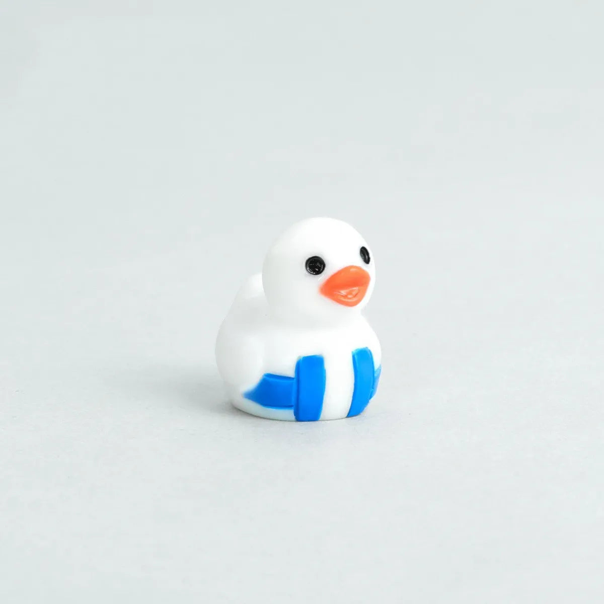 The Ball Duck desk decorative figurines 50/100PCS mini ducks Resin Car decorative DIY Accessories Football Basketball duck